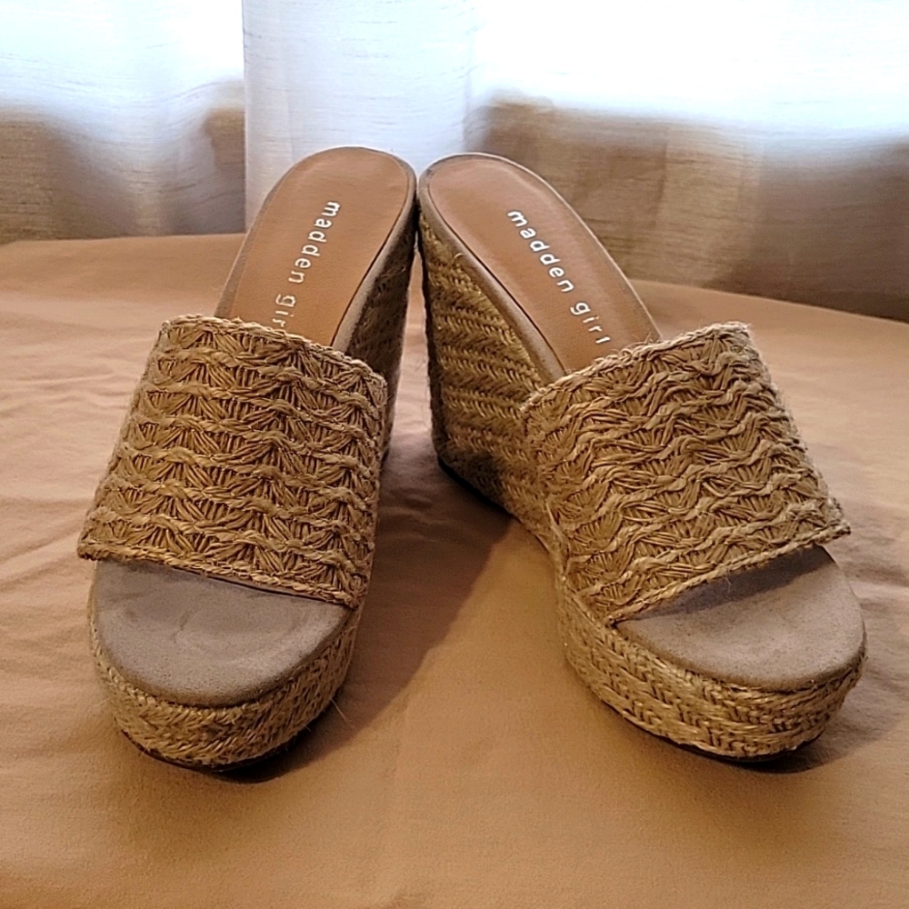 NWT Madden Girl Raffia Sandals, 6.5